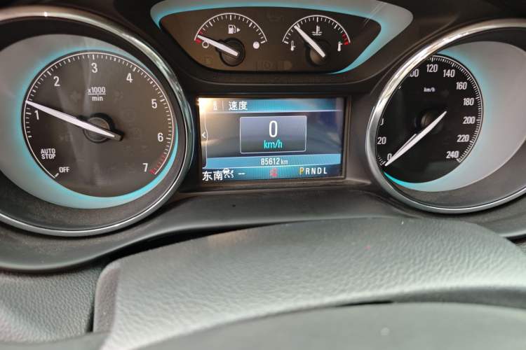 Used Buick Envision 2014 28T Four-Wheel Drive Luxury Model Odometer Close Up