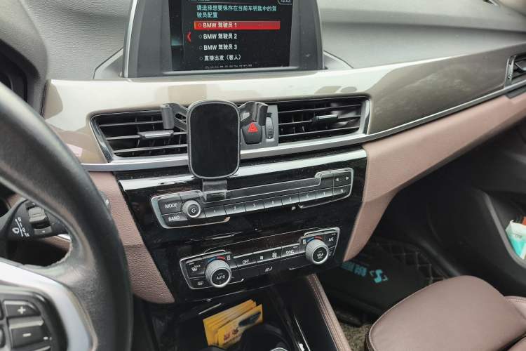 Used BMW X1 2019 sDrive18Li Premium Edition Audio And AC Panel