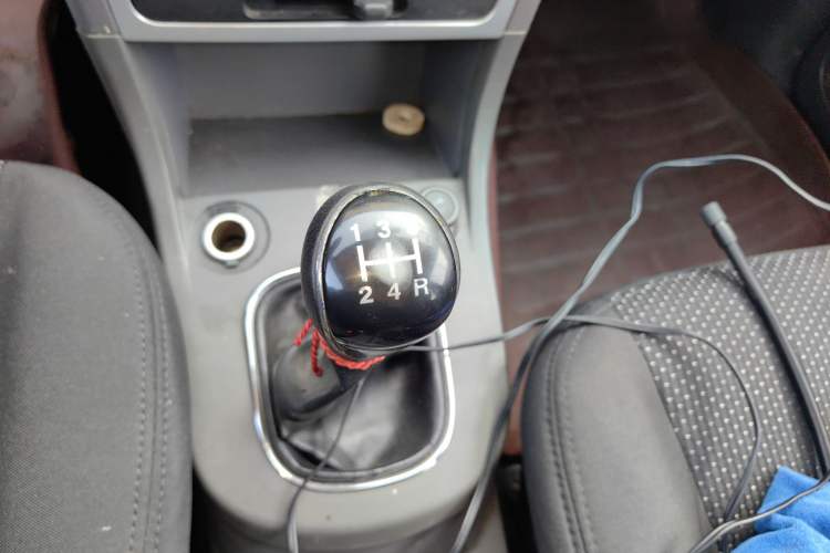 Used Dongfeng Fengon 360 2015 1.5L Manual Comfort 7-Seater National Emission Standard V Gear Lever