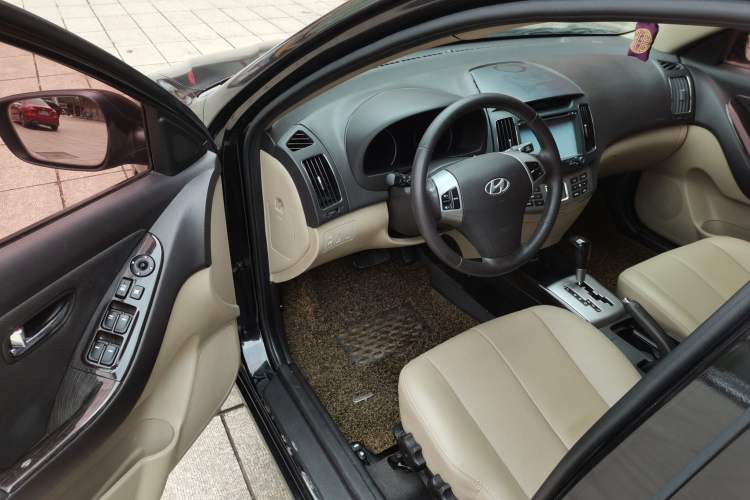 Used Hyundai Celesta 2015 1.6L Automatic Luxury Model
