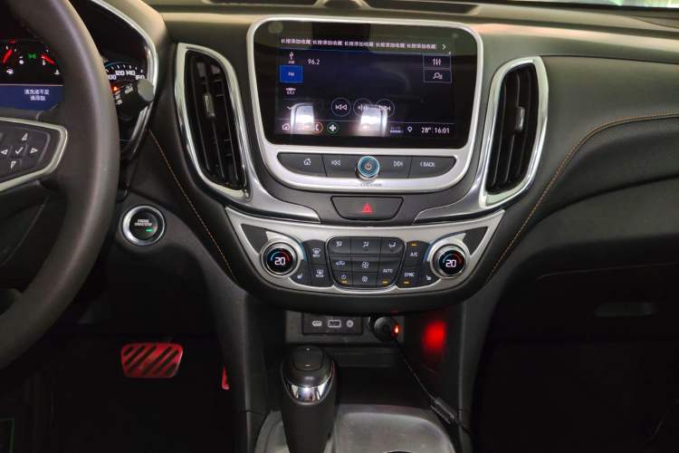 Used Chevrolet Equinox 2019 535T Automatic YuJie Edition China VI Audio And AC Panel