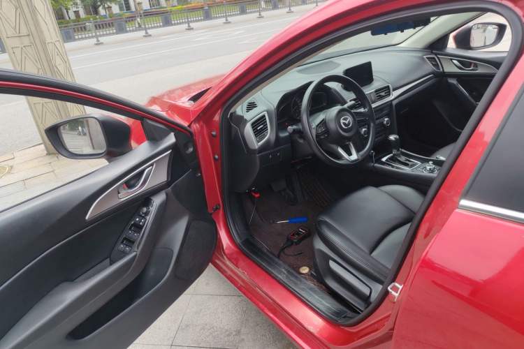 Used Mazda 3 Axela 2017 Sedan 1.5L Automatic Luxury Model Emission Standard China V
