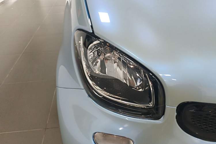 Used smart fortwo 2019 0.9T 66kW Hardtop Wind Power Edition China VI Right Front Headlight