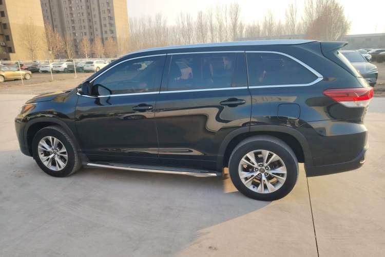 Used Toyota Highlander 2018 2.0T Two-Wheel Drive Elite Edition 7 Seats Emission Standard China V
