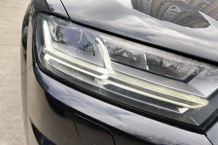 Used Audi Q7 2016 45 TFSI S line Sport Edition Right Front Headlight