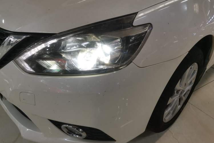 Used Nissan Sylphy 2019 1.6XV CVT Smart Connect Luxury Edition China VI Standard Left Front Headlight