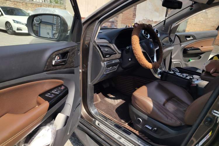 Used BYD Tang New Energy 2017 2.0T Tang 100 Driver Seat