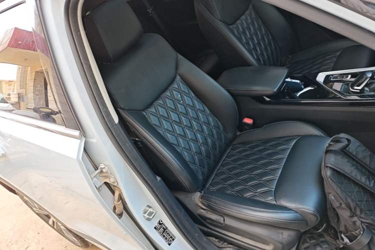 Used Wuling Asta 2022 2.0L DHT Electric-Speed Version