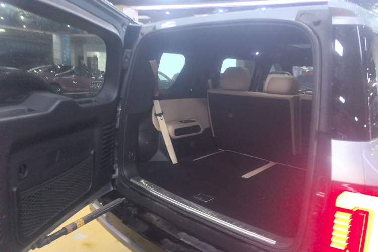 Used Formula Leopard Leopard 8 2025 Smart & Brave Flagship Edition 7 Seats