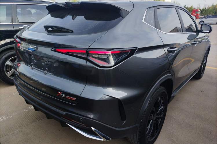 Used CHANGAN OSHAN X5 PLUS 2023 Revised Version 1.5T DCT Navigation Edition
