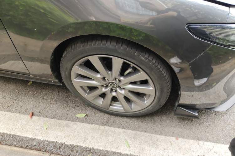 Used Mazda 3 Axela 2020 2.0L Automatic ZhiXuan Edition Right Front Wheel Hub