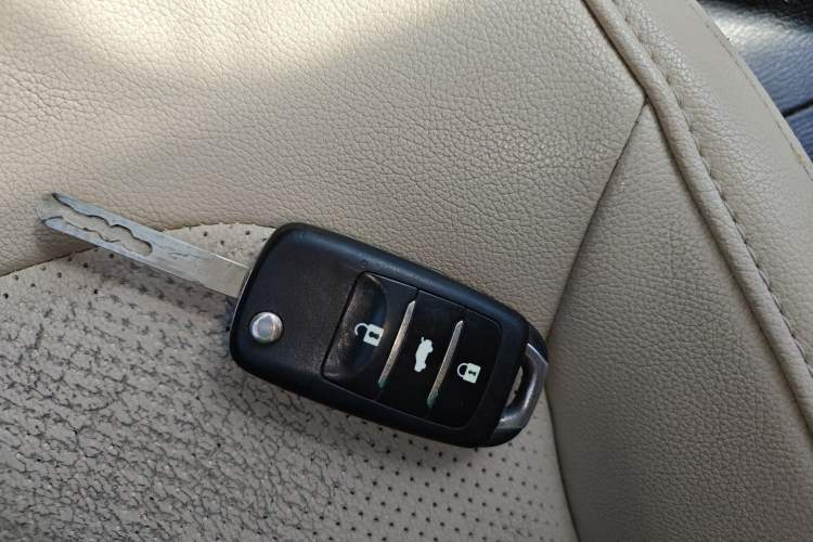 Used CHANGAN Alsvin V7 2015 1.6L Manual Enjoyment Model China IV Standard Vehicle Key