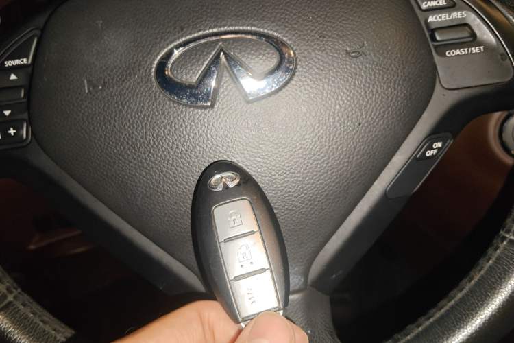 Used Infiniti QX50 2013 2.5L Two-Wheel-Drive Elegant Edition Vehicle Key