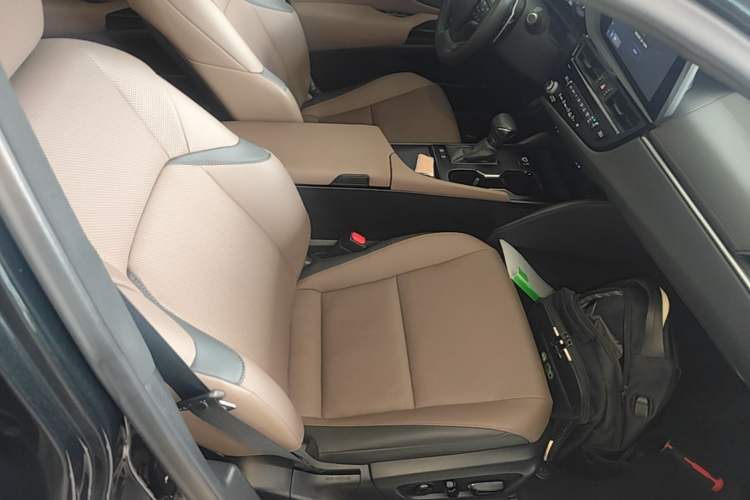 Used Lexus ES 2023 200 Excellence Edition