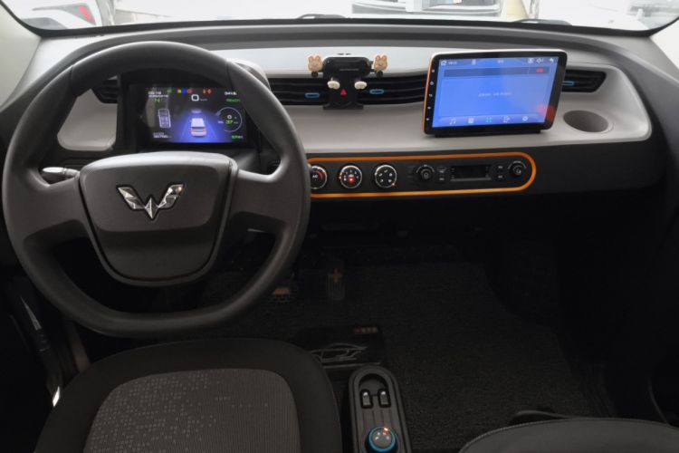 Used Wuling Hongguang MINIEV 2020 Freedom Version Lithium Iron Phosphate Audio And AC Panel