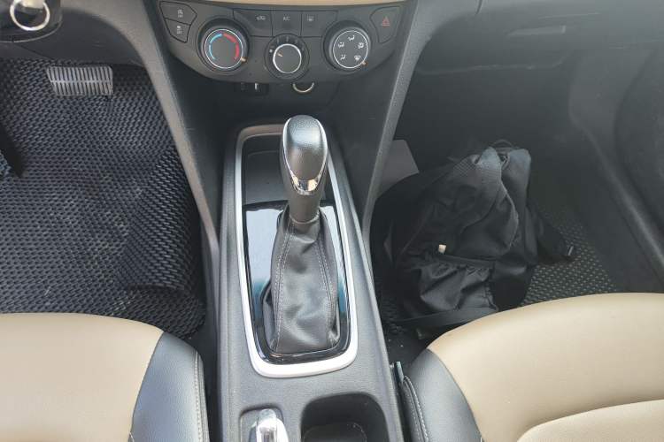 Used Chevrolet Monza 2022 320 Automatic Enjoyment Sunroof Version
