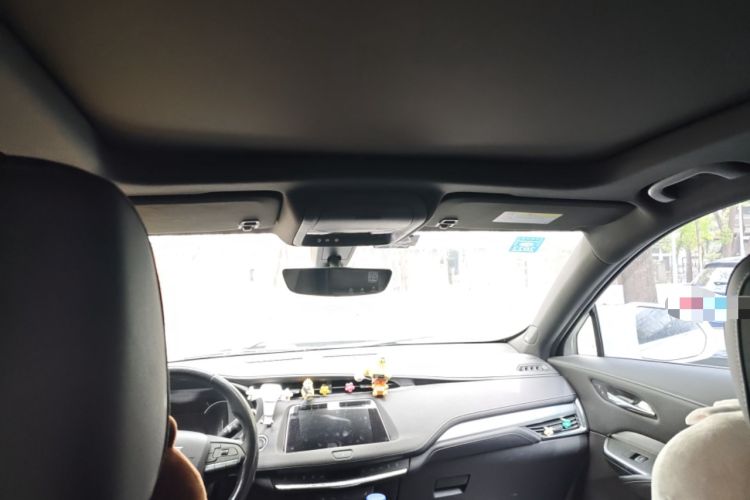 Used Cadillac XT4 2018 28T Two-Wheel-Drive Luxury Model Headliner