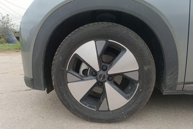 Used BYD Dolphin 2023 420 km Fashion Edition Left Front Wheel Hub