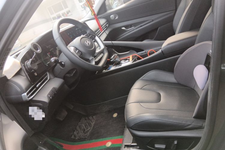 Used Hyundai Elantra 2023 1.5L CVT LUX Prestige Edition Left Front Seat