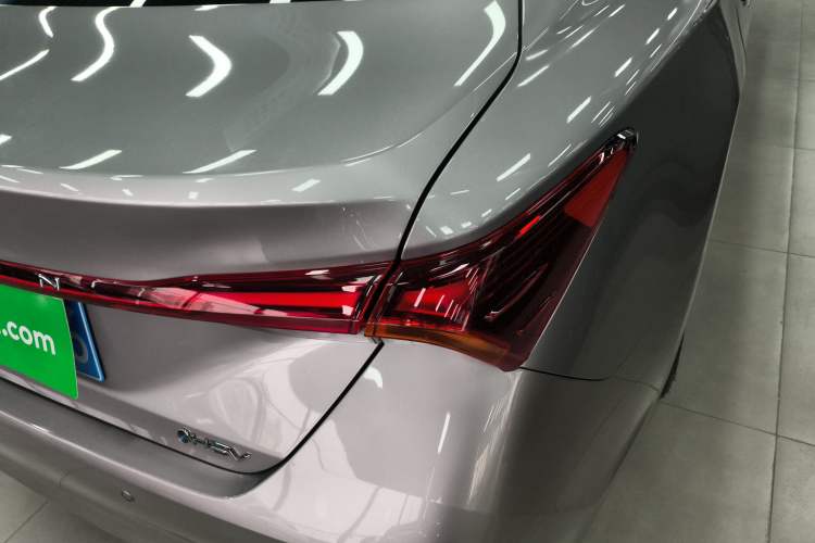 Used Toyota Avalon 2024 Dual-Motor 2.0L Luxury Edition
