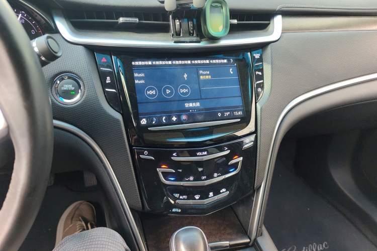 Used Cadillac XTS 2018 28T Elite Edition Audio And AC Panel