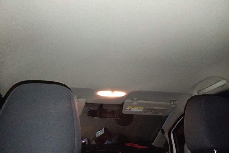 Used Venucia R50 2015 1.6L Automatic Fashion Edition