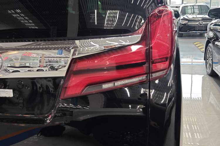 Used Toyota Alphard 2020 Dual-Engine 2.5L Prestige Edition Right Rear Taillight