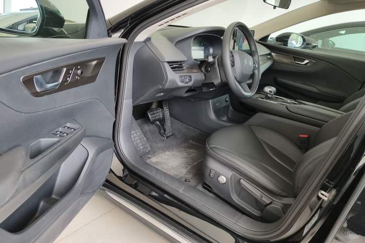 Used Hongqi E-QM5 2023 Revised Version Basic Travel Edition