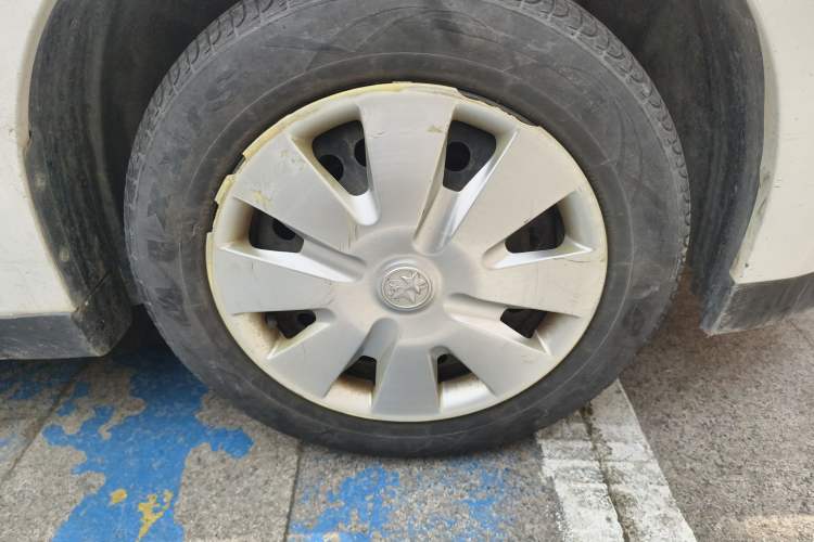 Used Venucia R50 2015 1.6L Manual Fashion Edition Right Front Wheel Hub