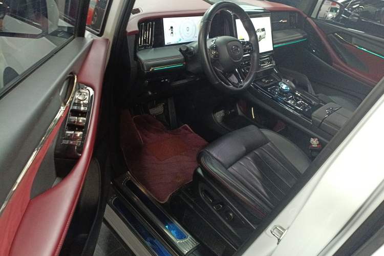 Used GAC Trumpchi M8 2023 Zongshi Series Dual-Motor Supreme Edition Driver Seat