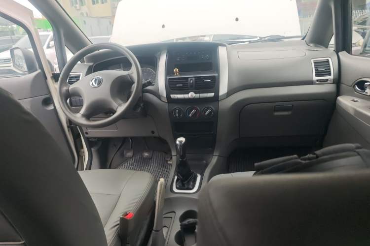 Used Dongfeng Shuaike 2013 Facelift 1.5L Manual Comfort 7-Seater China V Standard
