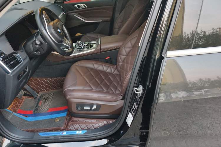 Used BMW X5 2022 Restyled xDrive 30Li Luxury Version M Sport Package Left Front Seat