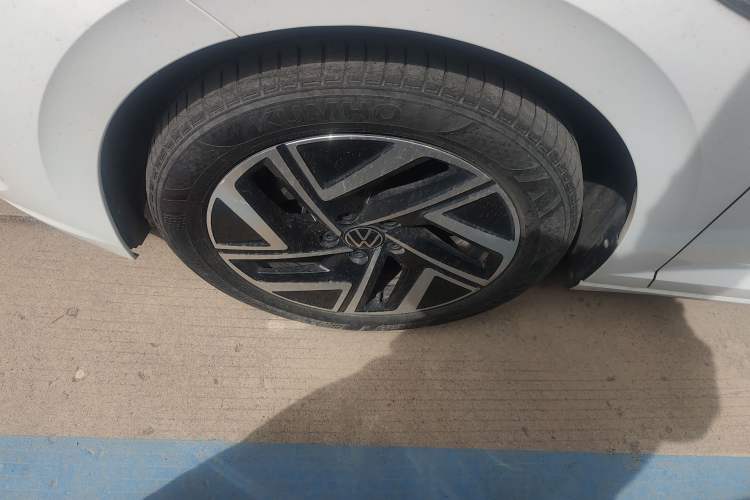 Used Volkswagen Sagitar 2023 300TSI DSG Excellence Edition Left Front Wheel Hub