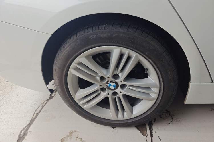 Used BMW 3 Series 2016 320Li Ambition Model
