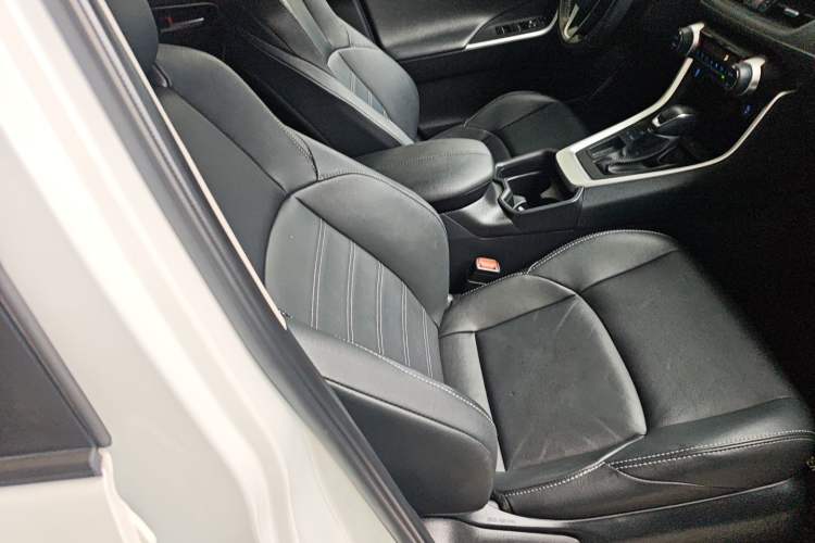 Used Toyota Wildlander 2022 2.0L CVT Two-Wheel Drive Luxury PLUS Edition
