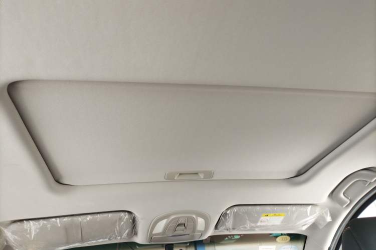 Used Wuling Hongguang S3 2019 Automatic Clutch Version 1.5L Manual Luxury Model China V Standard