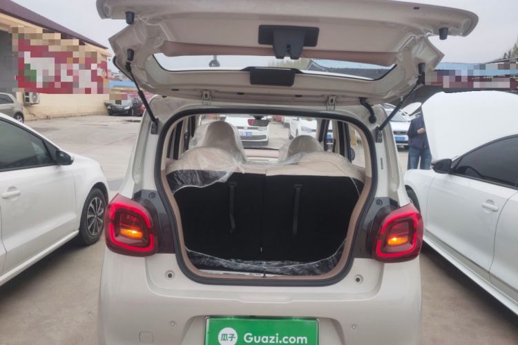 Used Wuling Hongguang MINIEV 2025 Four-Door Version Advanced Edition Trunk