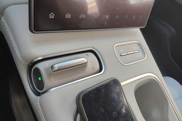 Used Nio ES6 2024 75 kWh
