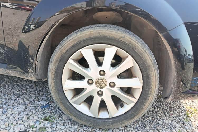 Used Buick Excelle 2013 1.5L Manual Luxury Model Right Front Wheel Hub