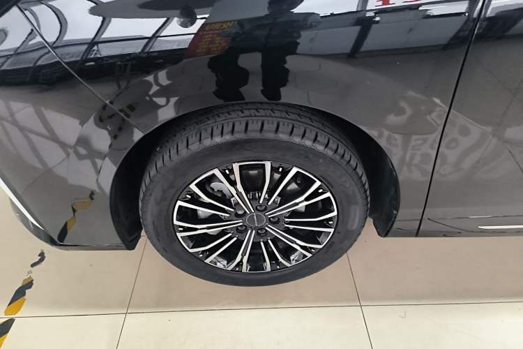 Used FORTHING Xinghai V9 2024 1.5TD 200km Qingyunti Series Premium Version Left Front Wheel Hub