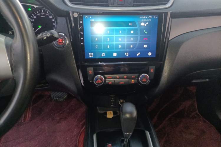 Used Nissan X-Trail 2015 2.0L CVT Comfort MAX Edition 2WD Audio And AC Panel