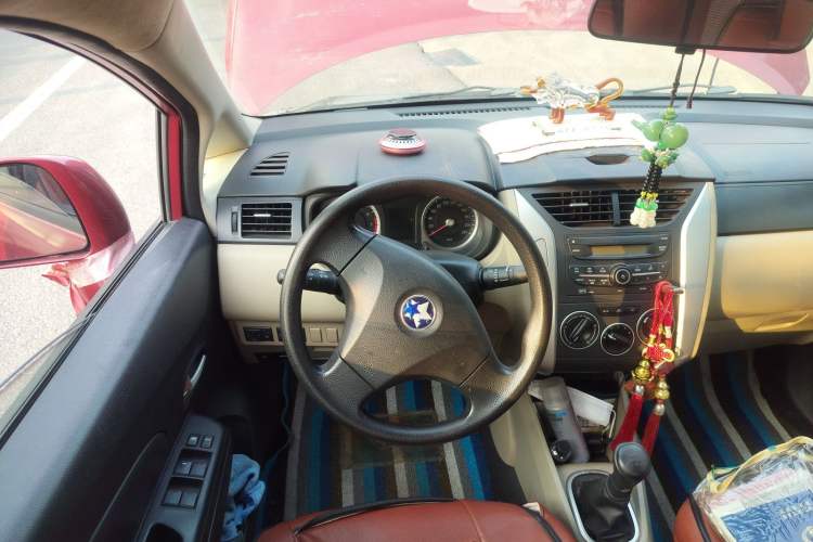 Used Venucia R50 2013 1.6L Manual Fashion Edition