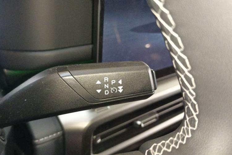 Used Chery Fulwin X3L 2025 Model 205 All-Wheel Drive High-Energy Edition Gear Lever