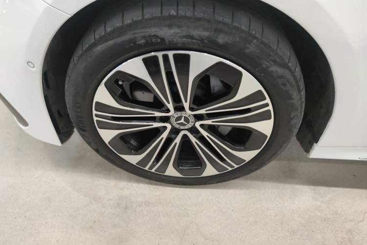 Used Mercedes-Benz E-Class 2024 Facelift E 300 L Fashion Sport Edition
