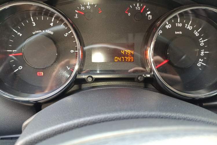 Used Peugeot 3008 2011 1.6T Luxury Model Odometer Close Up