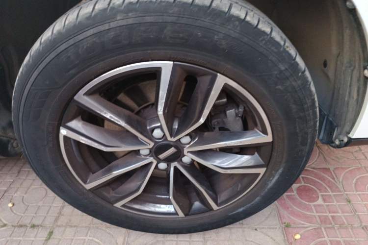 Used Wey VV5 2021 1.5T Two-Wheel Drive Color Pioneer