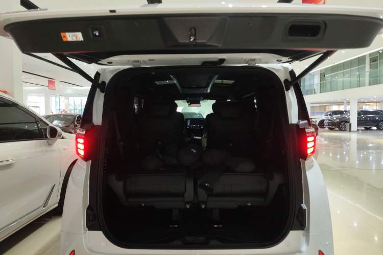 Used Toyota Alphard 2024 Dual-Engine 2.5L Prestige Edition
