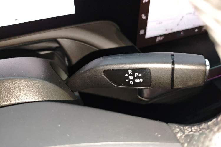 Used XPeng P7 2020 586N Gear Lever