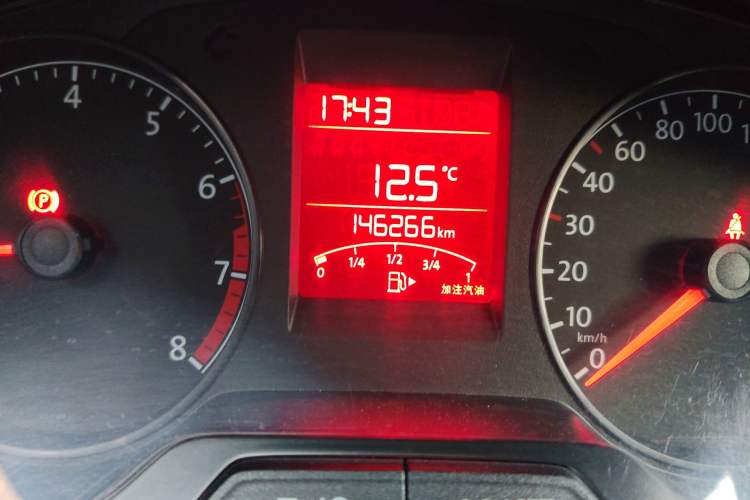 Used Volkswagen Santana 2016 1.4L Manual Fashion Edition Odometer Close Up