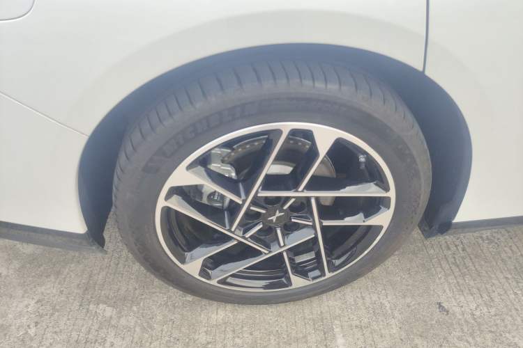 Used XPeng P7+ 2024 Ultra-Long Range Max Right Rear Wheel Hub